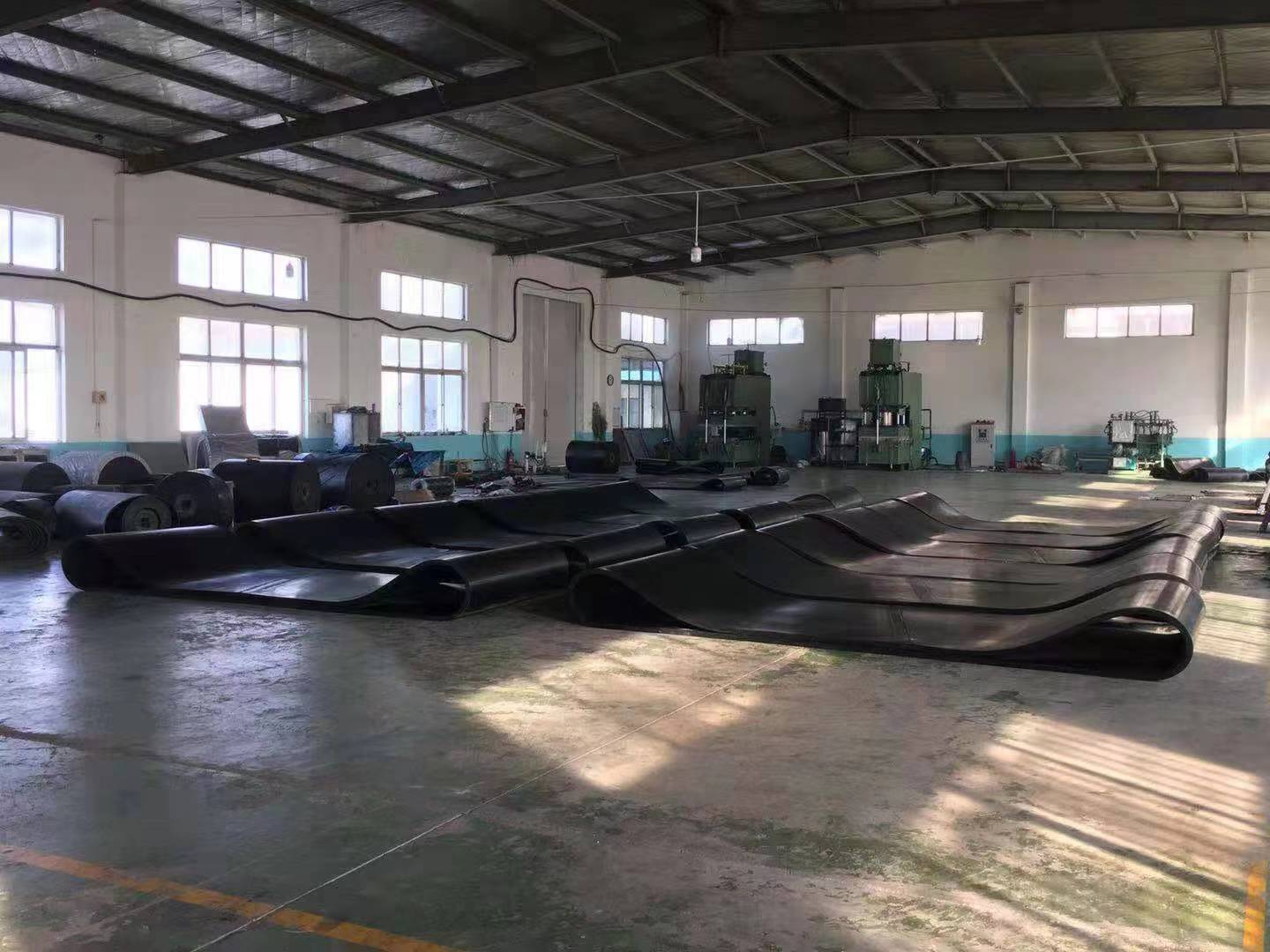 環(huán)形輸送帶使用時注意一下4點(diǎn)事項(xiàng)