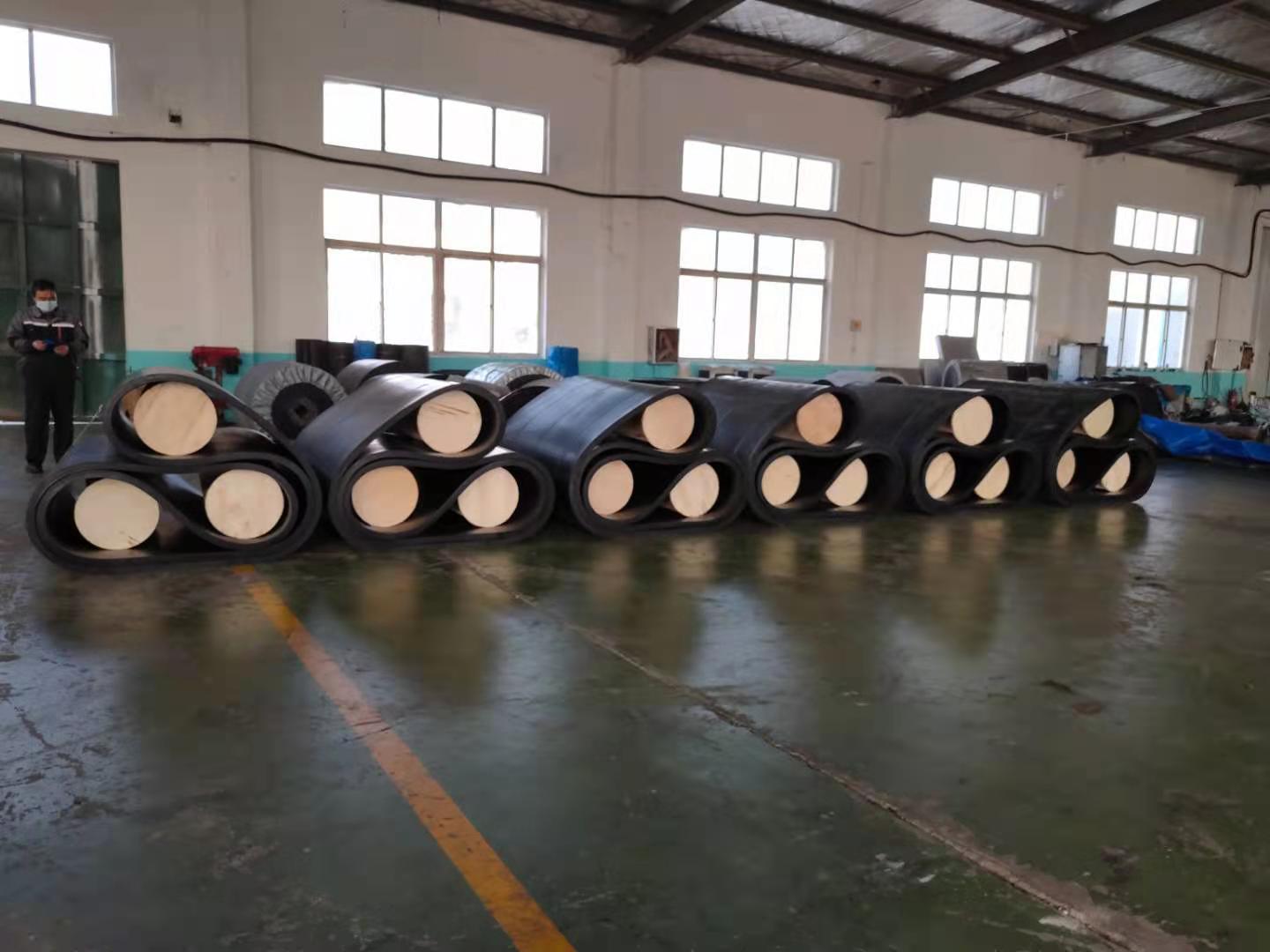 環(huán)形輸送帶為什么會(huì)跑偏？應(yīng)該怎么調(diào)整？