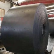 橡膠輸送帶減少?gòu)?qiáng)度降低、皮帶跑偏問(wèn)題