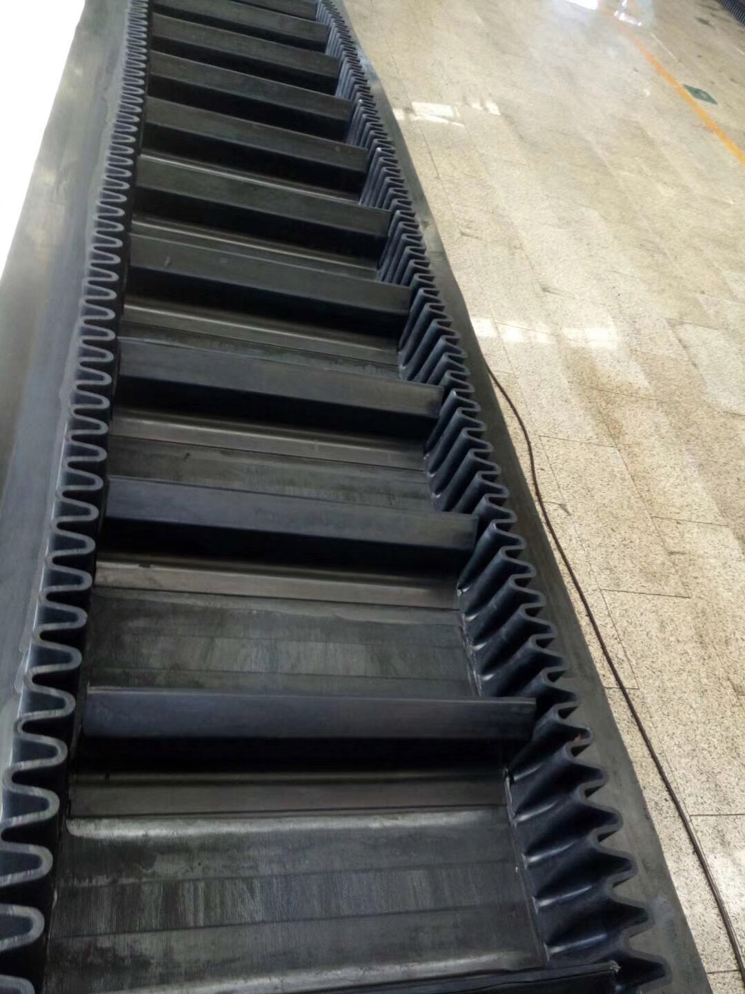 輸送帶廠家及輸送帶發(fā)展過(guò)程，質(zhì)量及生產(chǎn)達(dá)國(guó)際水平