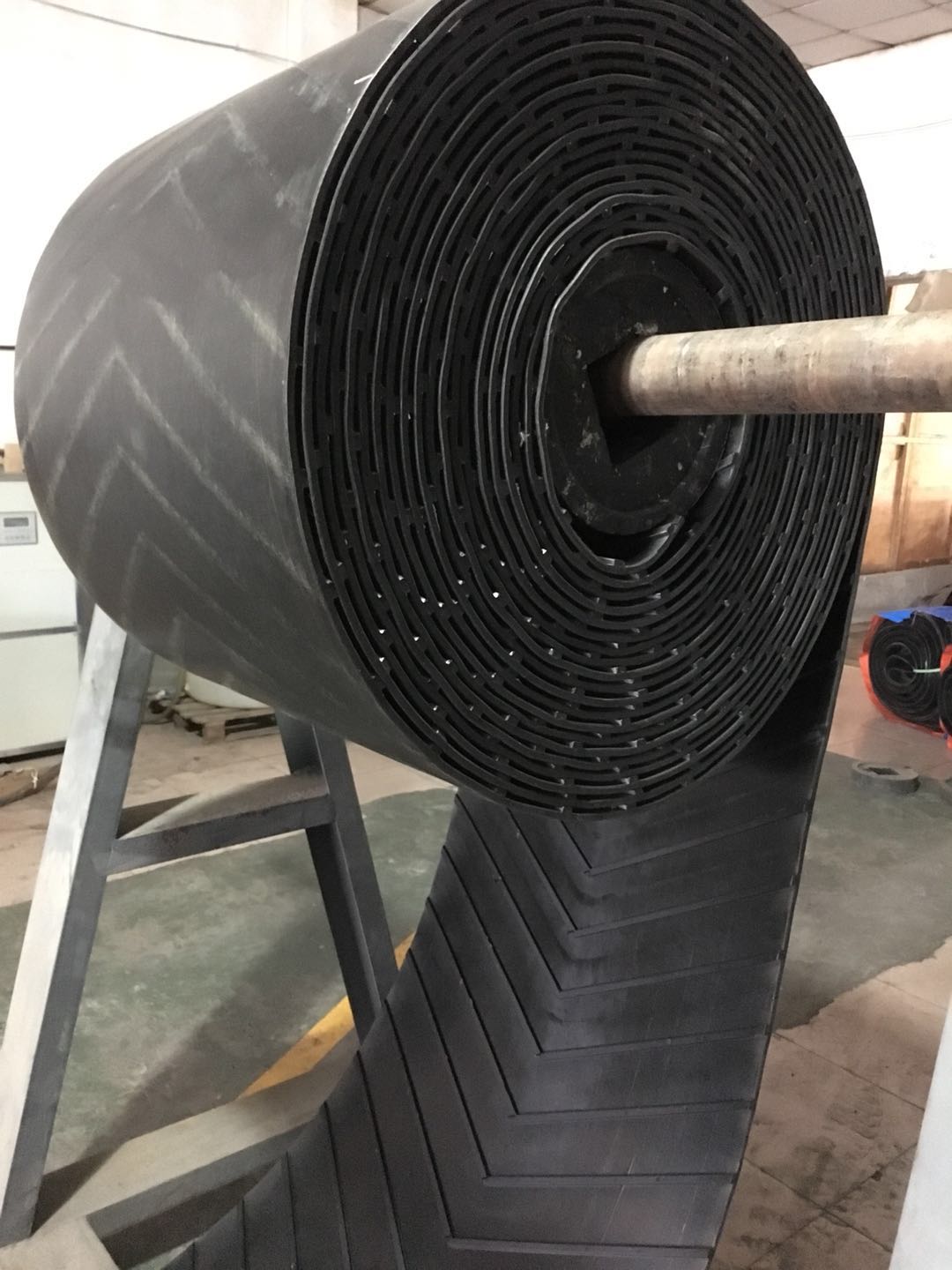 輸送帶廠家——花紋輸送帶應該如何安裝？